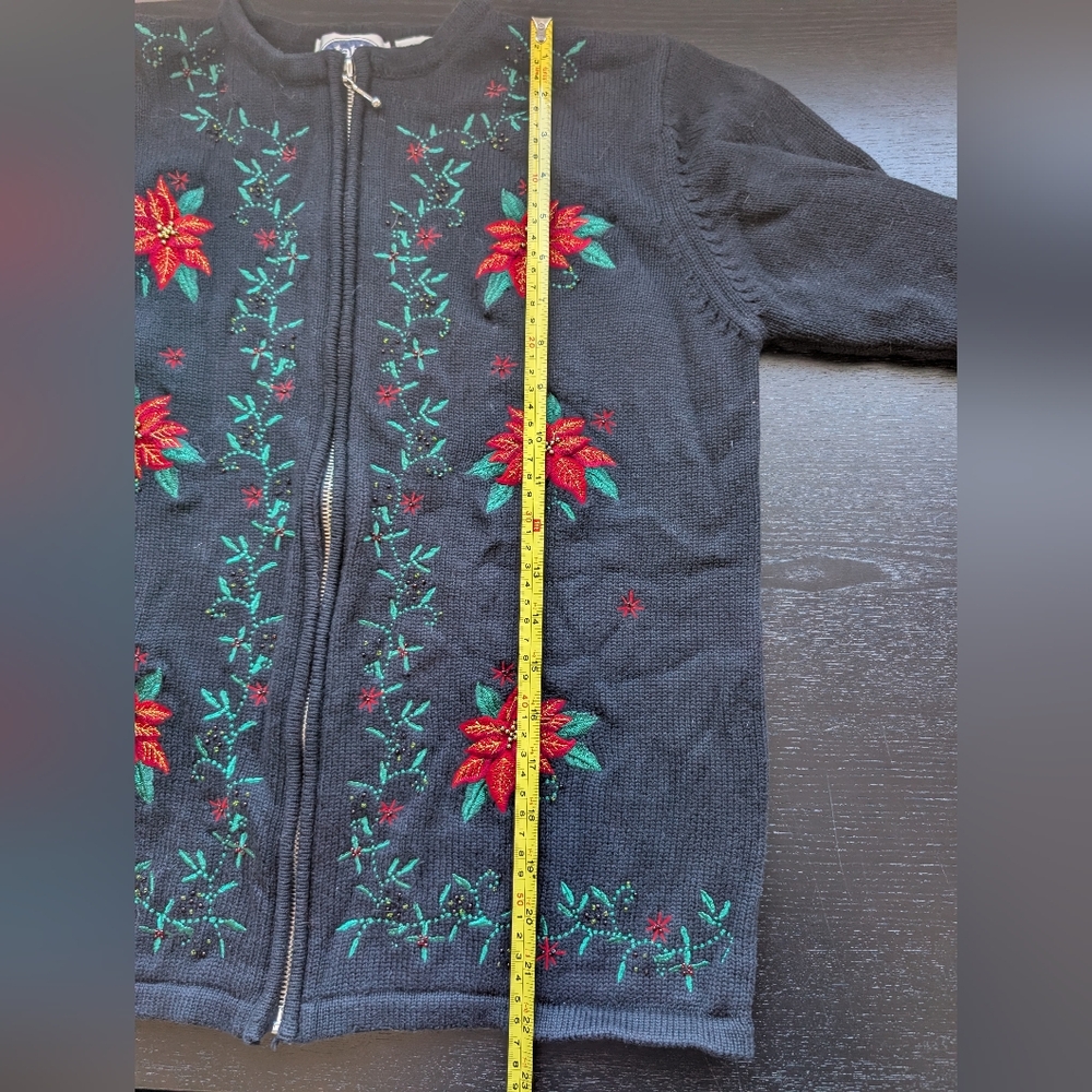 Vintage Tabi Holiday Collection Poinsettia Cardigan - Picture 7 of 9